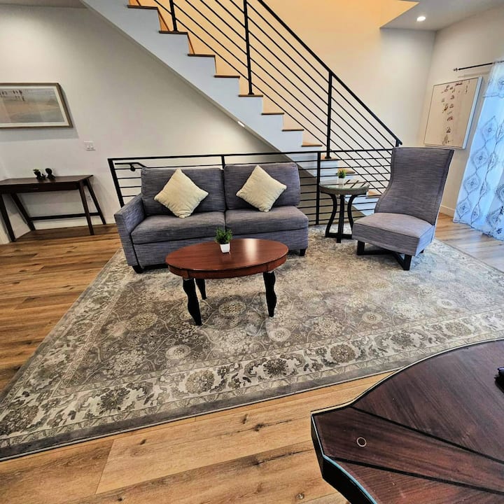 Classy 5br Hollywood Townhouse Near Sunset Blvd - Hollywood, CA