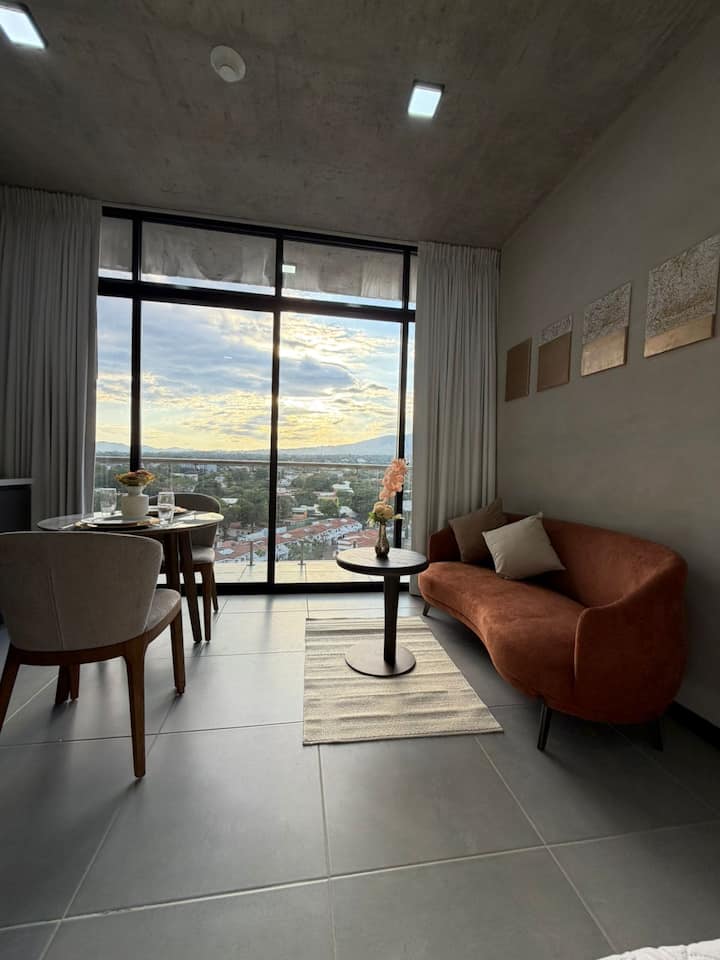 Golden View Studio At Art Haus | San Benito - San Salvador