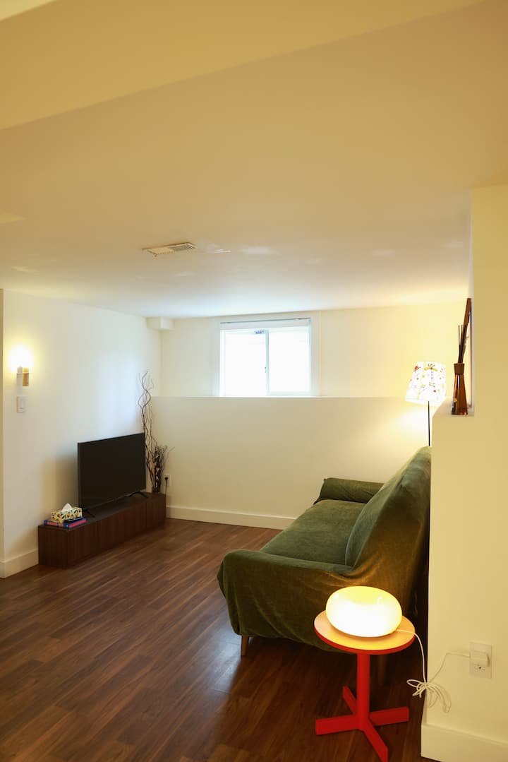 Two Bedrooms Basement Suite In West Pointgrey - Bowen Island
