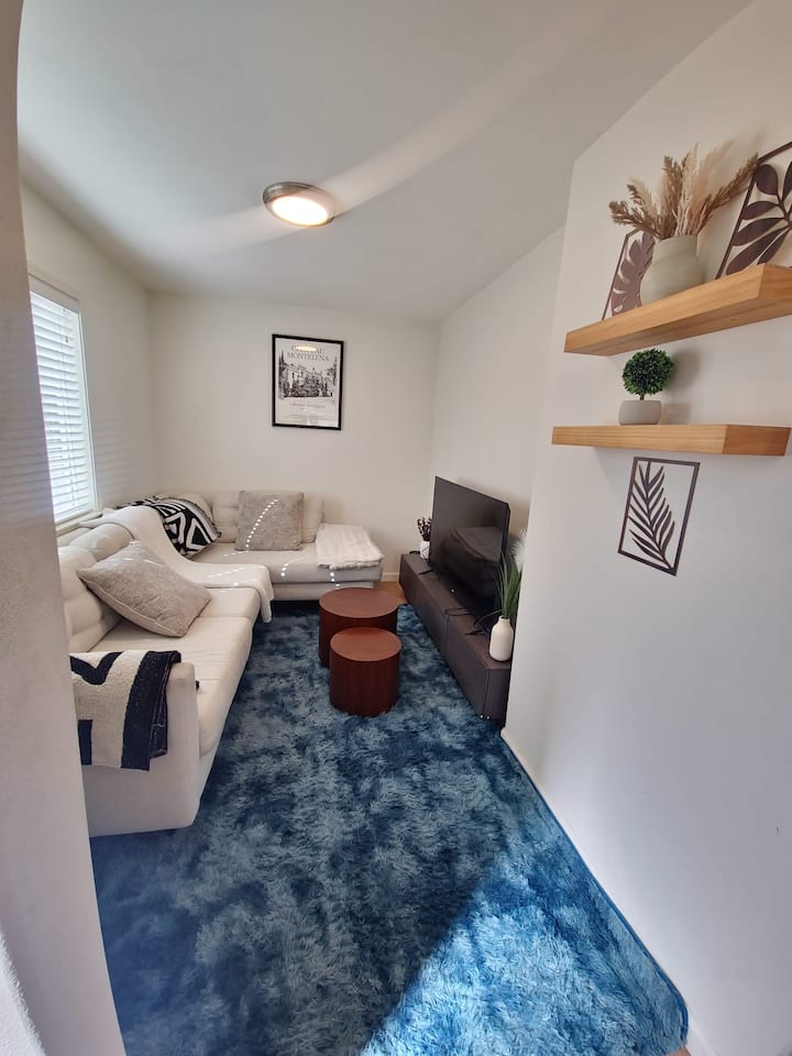 Quiet Downtown Loft + Private Patio & Parking - Seven Trees - San Jose