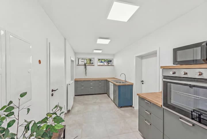 15min Center | Barrierefrei · 60m² Balkon & Kino - Echternach