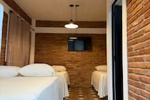 Habitación para Seis Personas 3 camas matrimonial in Veracruz, MX