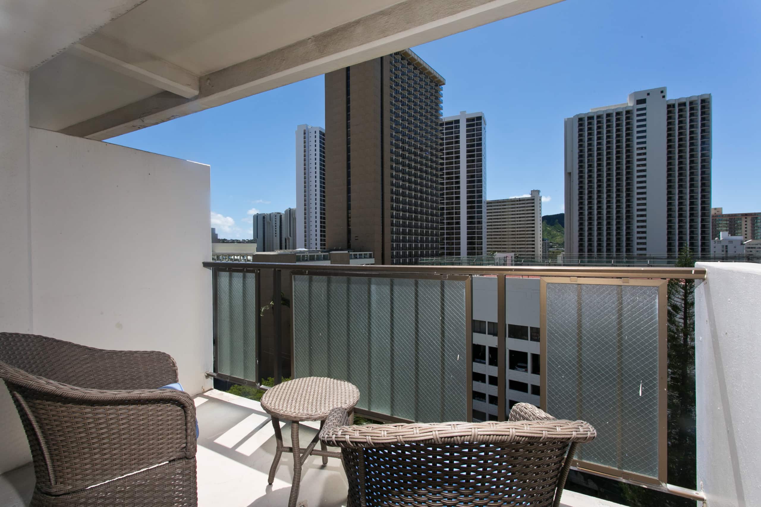 Corner Unit Ocean View 5 Bed Ocean Style W Parking - Image 19