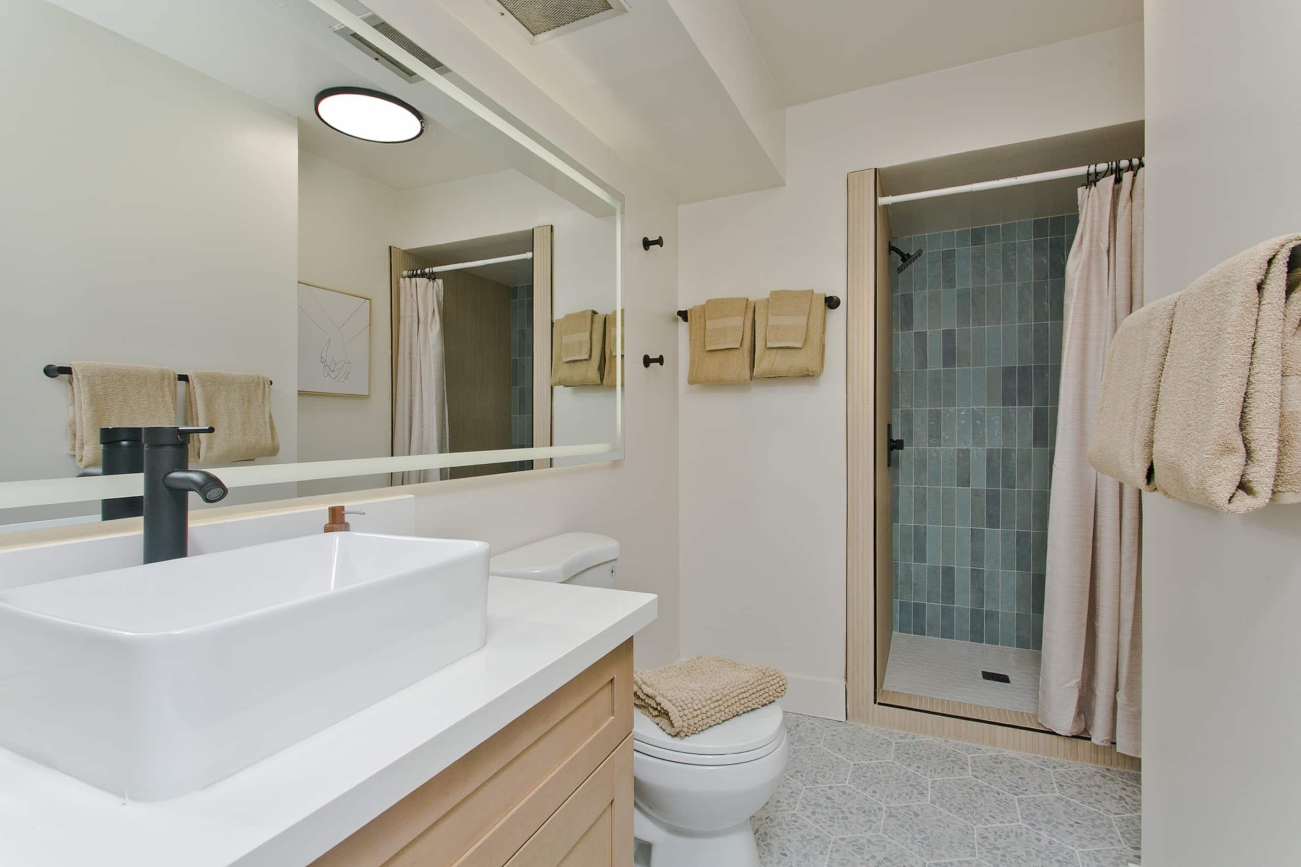 Corner Unit Ocean View 5 Bed Ocean Style W Parking - Image 17