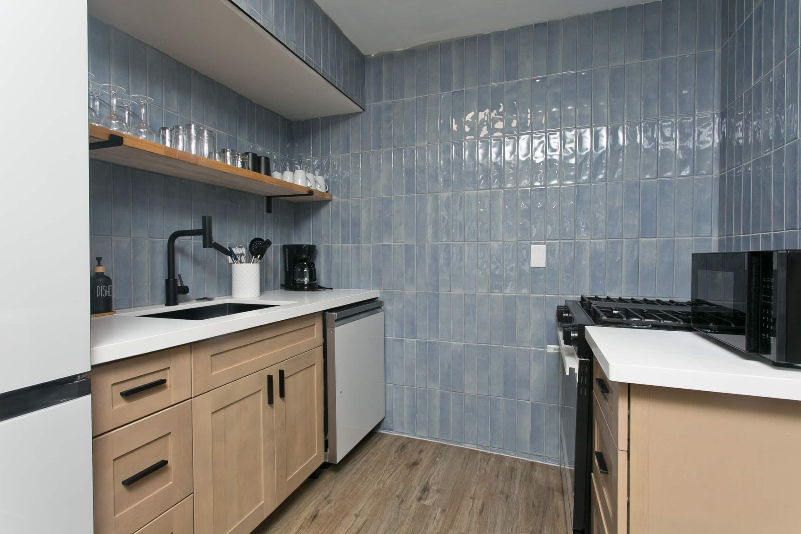 Corner Unit Ocean View 5 Bed Ocean Style W Parking - Image 7