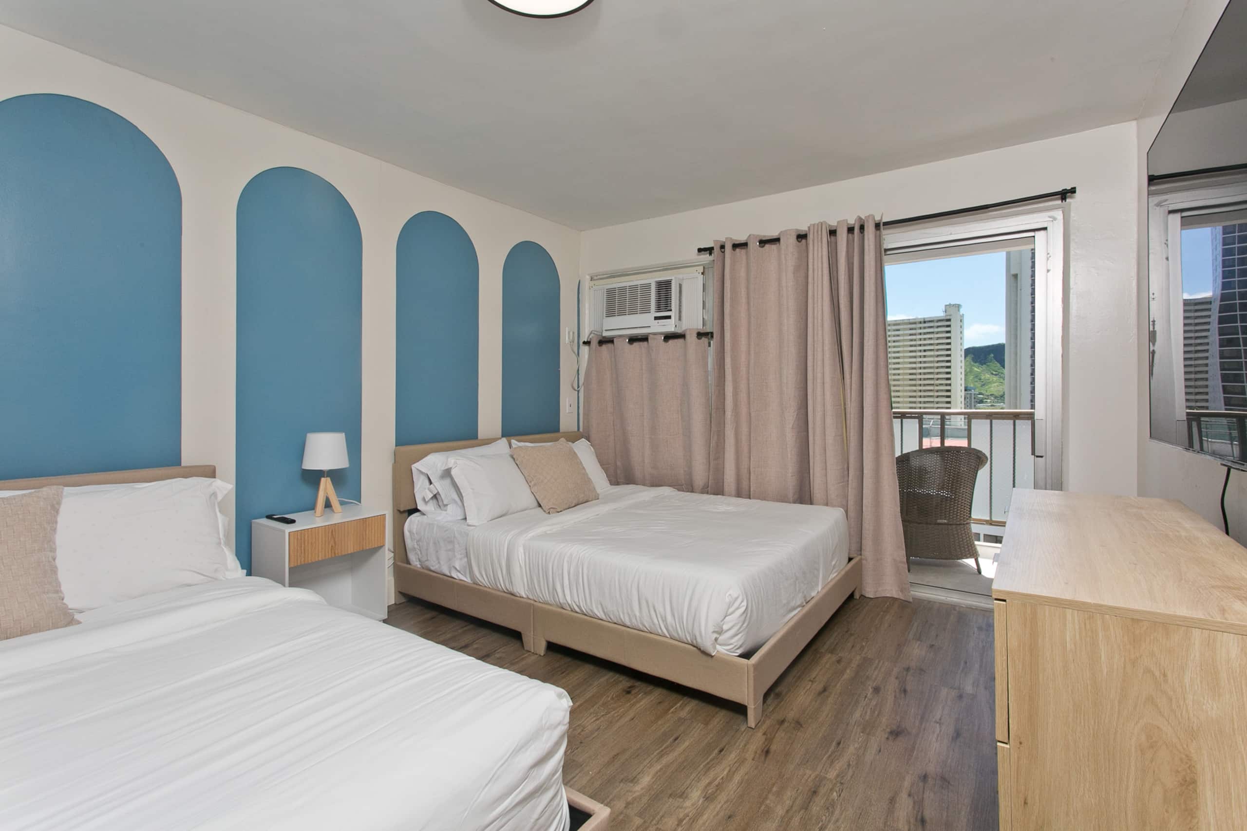 Corner Unit Ocean View 5 Bed Ocean Style W Parking - Image 2