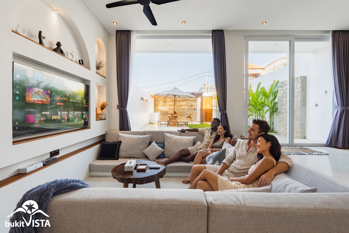 Villa in South Kuta · ★4.43 · 2 bedrooms · 2 beds · 2.5 private baths, Airbnb comparable