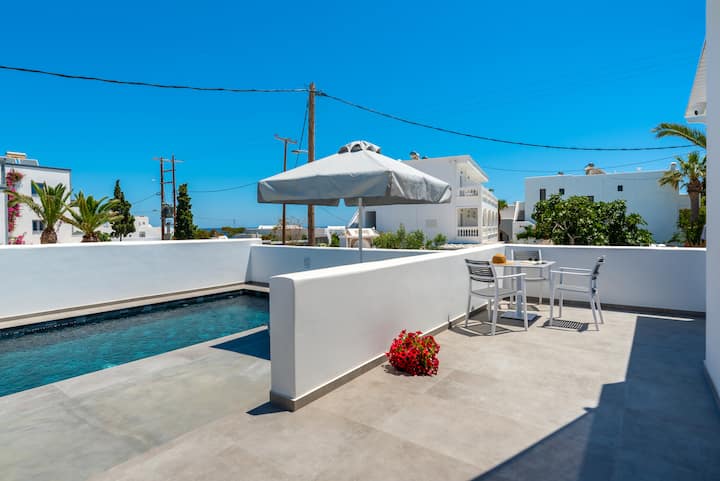 Aenaon Blue 4 With Shared Pool - Santorini