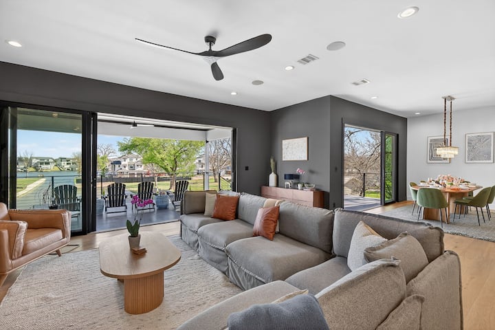 Lakeview Modern Retreat | Concierge Services - Kingsland, TX