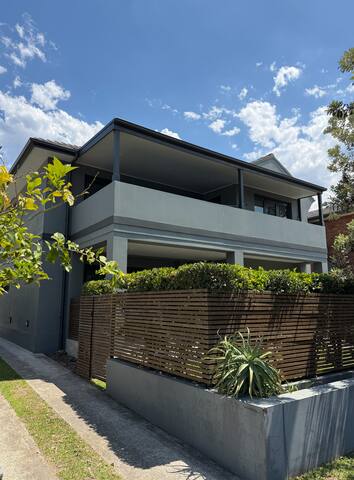 MANLY 3 bedroom home – upper duplex large balcony.
