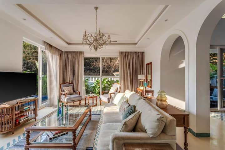 Living room image 1