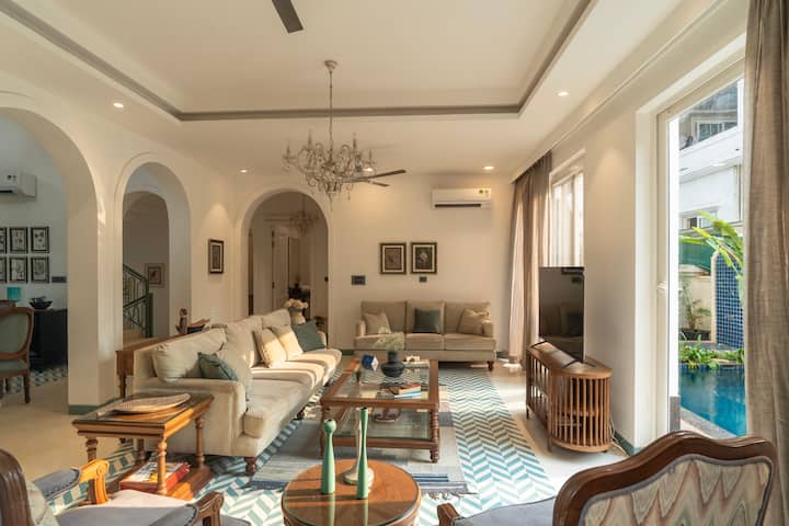 Living room image 8
