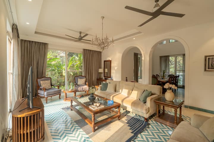 Living room image 9