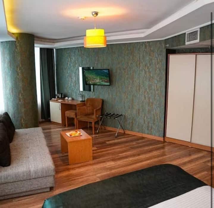 Trabzon Meydan
Açık Büfe Kahvaltılı Konaklama - Trabzon
