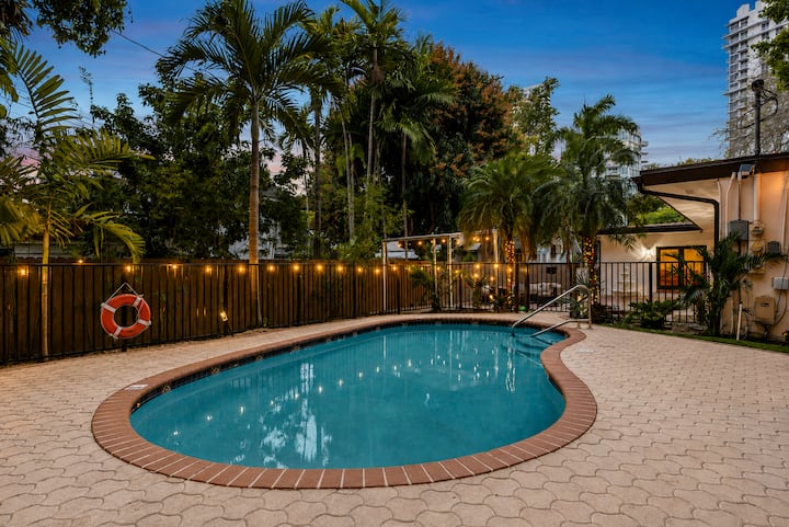Las Olas Inn Collection|4br|pool| Prime Location - Fort Lauderdale