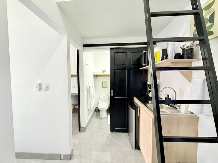 2 Bedroom + Loft + 1 Bath Sleeps 6 In City Center - San José