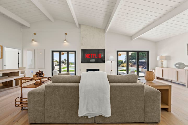Modern Coastal Luxury: Heated Pool & Ocean Views! - San Diego County, CA