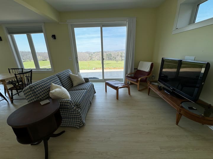 Sunshine Farm Getaway - Blacksburg, VA