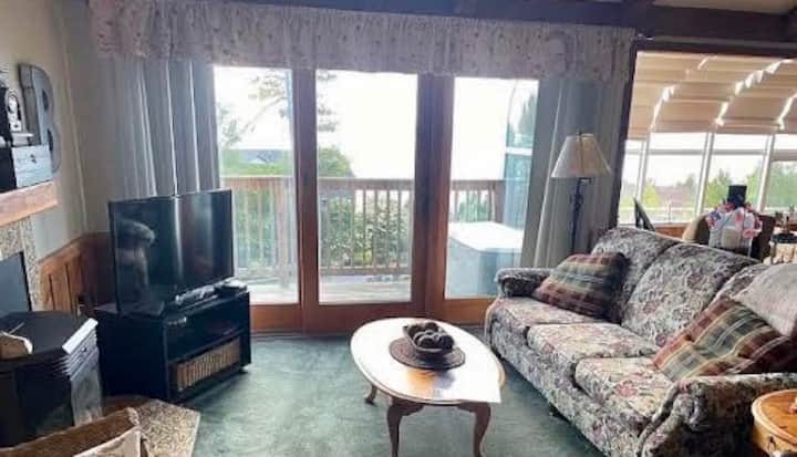 Oakwood Lofted Suite - St. Ignace, MI