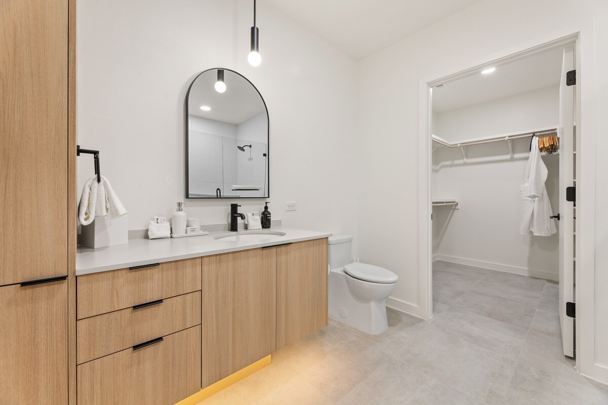 Accessible Queen Suite at The Code | Near Zilker