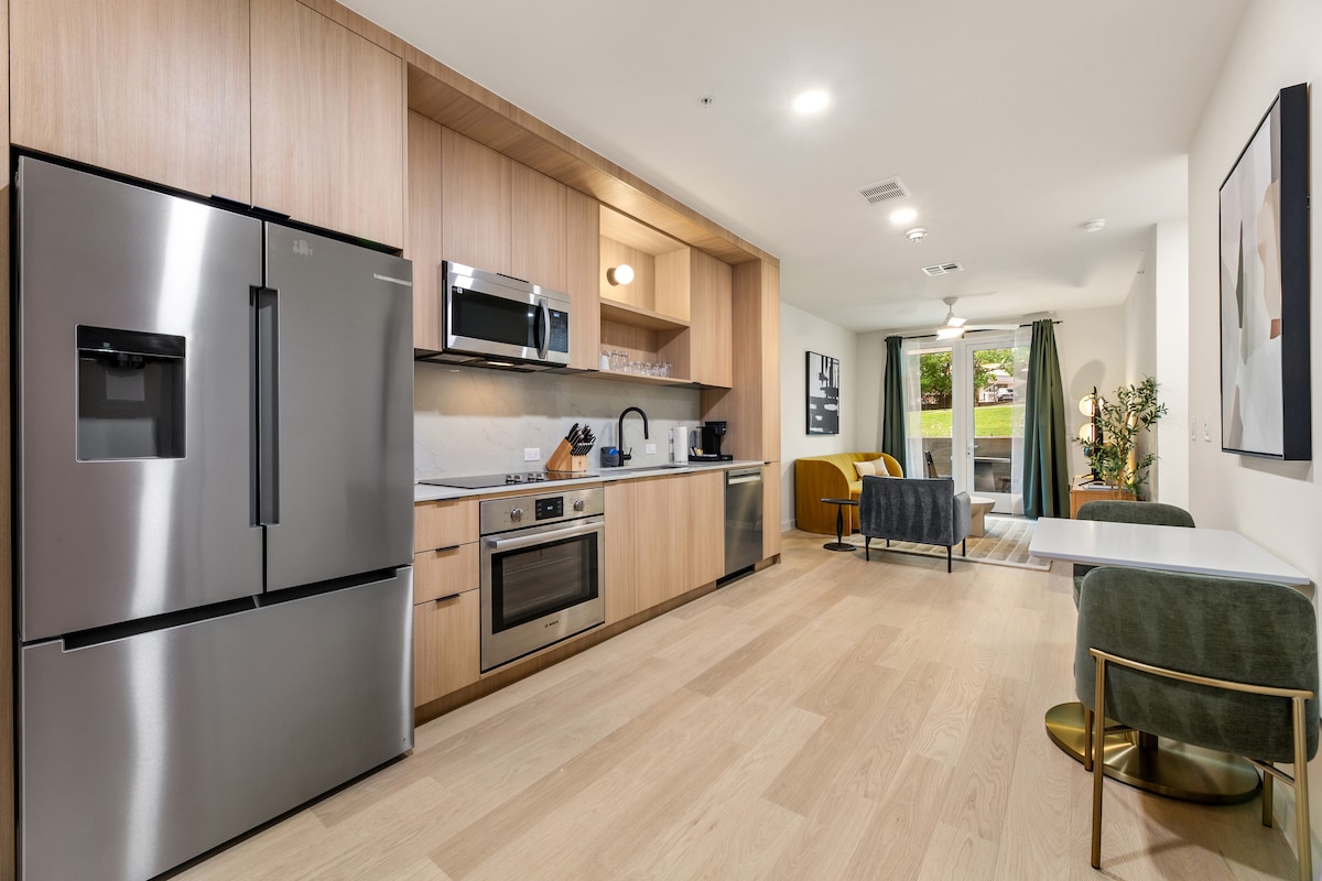 Accessible Queen Suite at The Code | Near Zilker