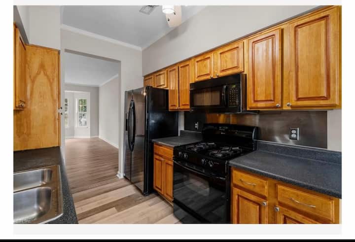 Midsize Room In A Quiet Neighborhood. - Suffolk, VA