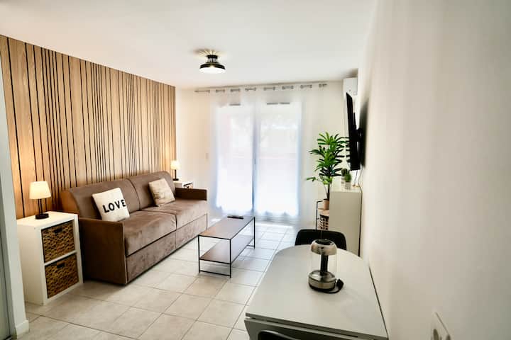 Studio Avec Terrasse Et Parking A 15 Min De Cannes - Valbonne