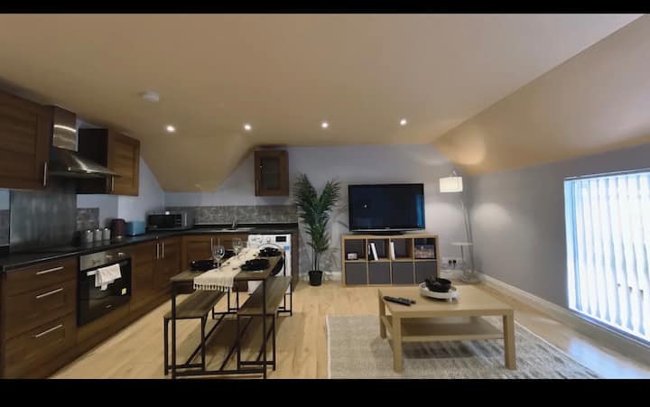 2br Apartment In Bham Central|free Parking & Wifi - Birmingham