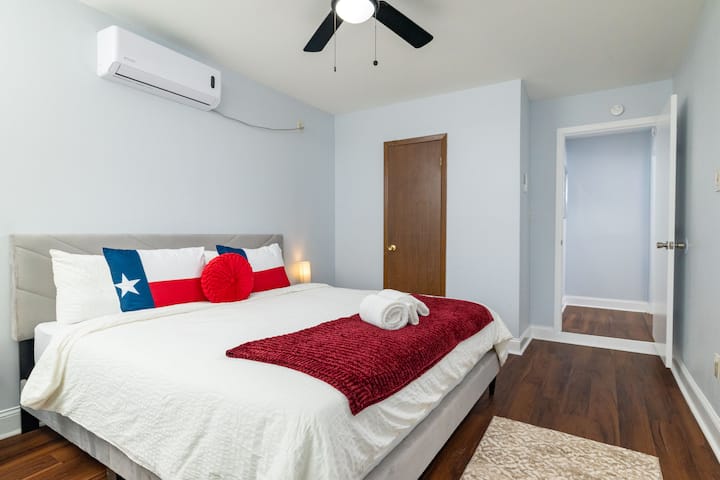 Enjoy a comfortable stay in this airy suite featuring modern amenities and direct hallway access.