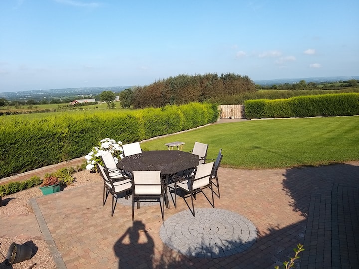 Double Room Near Belfastairport | Free Parking - Antrim