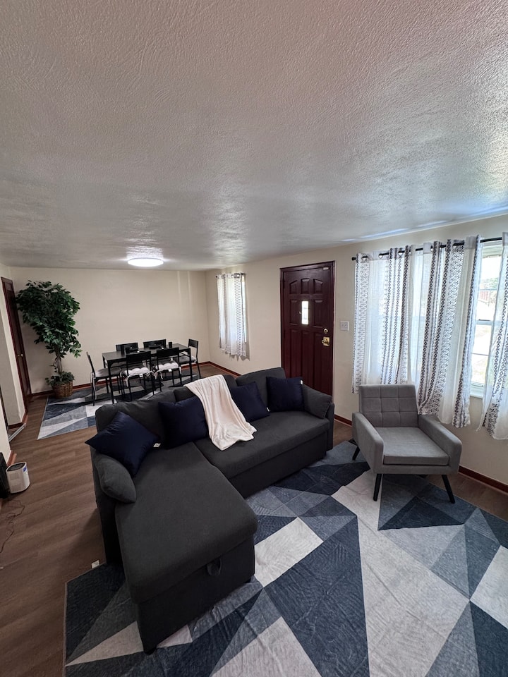 Cozy Modern Stay | Sleeps 7 - Monroeville, PA