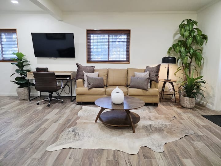 Premier Studio Private Laundry Parking Pool Patio - Franklin Mountains State Park, El Paso
