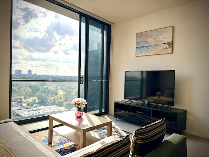 Spacious Luxury Retreat | Free Parking & Pool - 帕拉瑪塔市