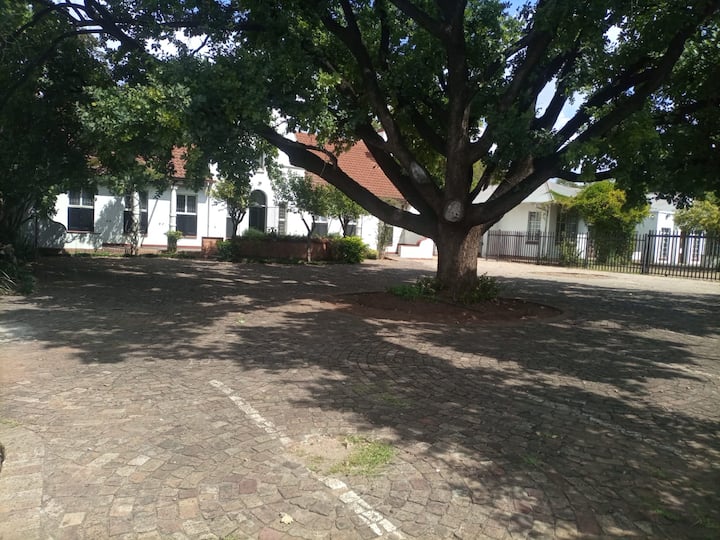 Zanem Guest House In Potchefstroom - Potchefstroom