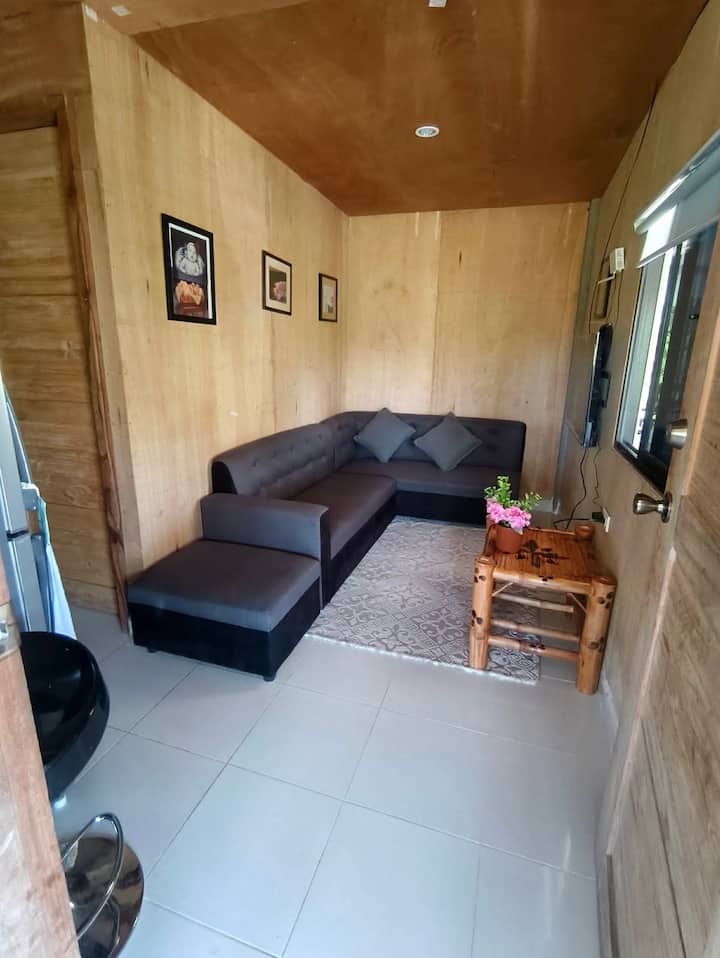 Peaceful Stay With Tropical Surroundings - Carcar City