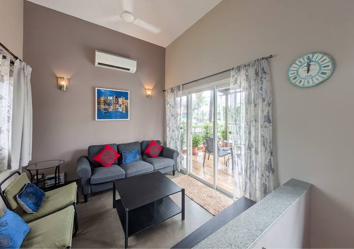 Living room 2 image 2