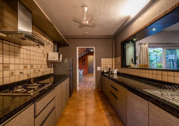 Full kitchen 1 image 1
