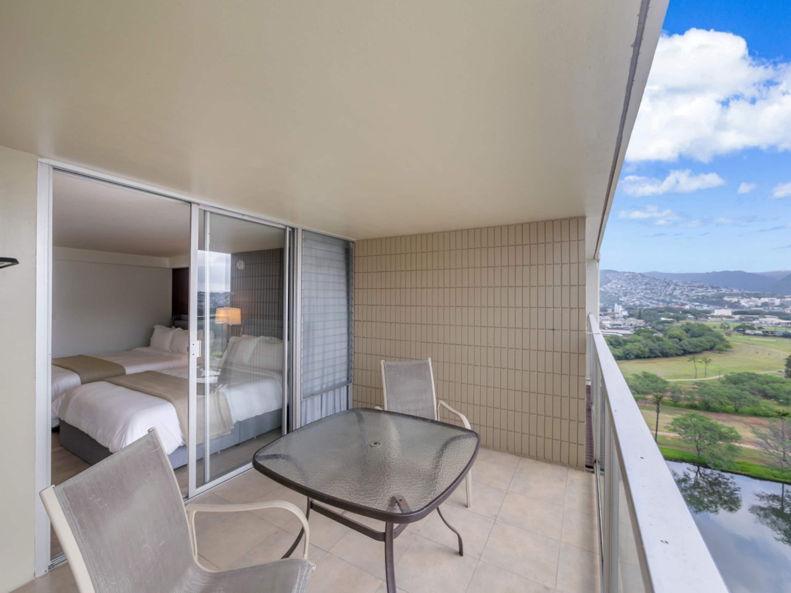 Condo in Honolulu · ★5.0 · 1 bedroom · 2 beds · 1 private bath - Image 26