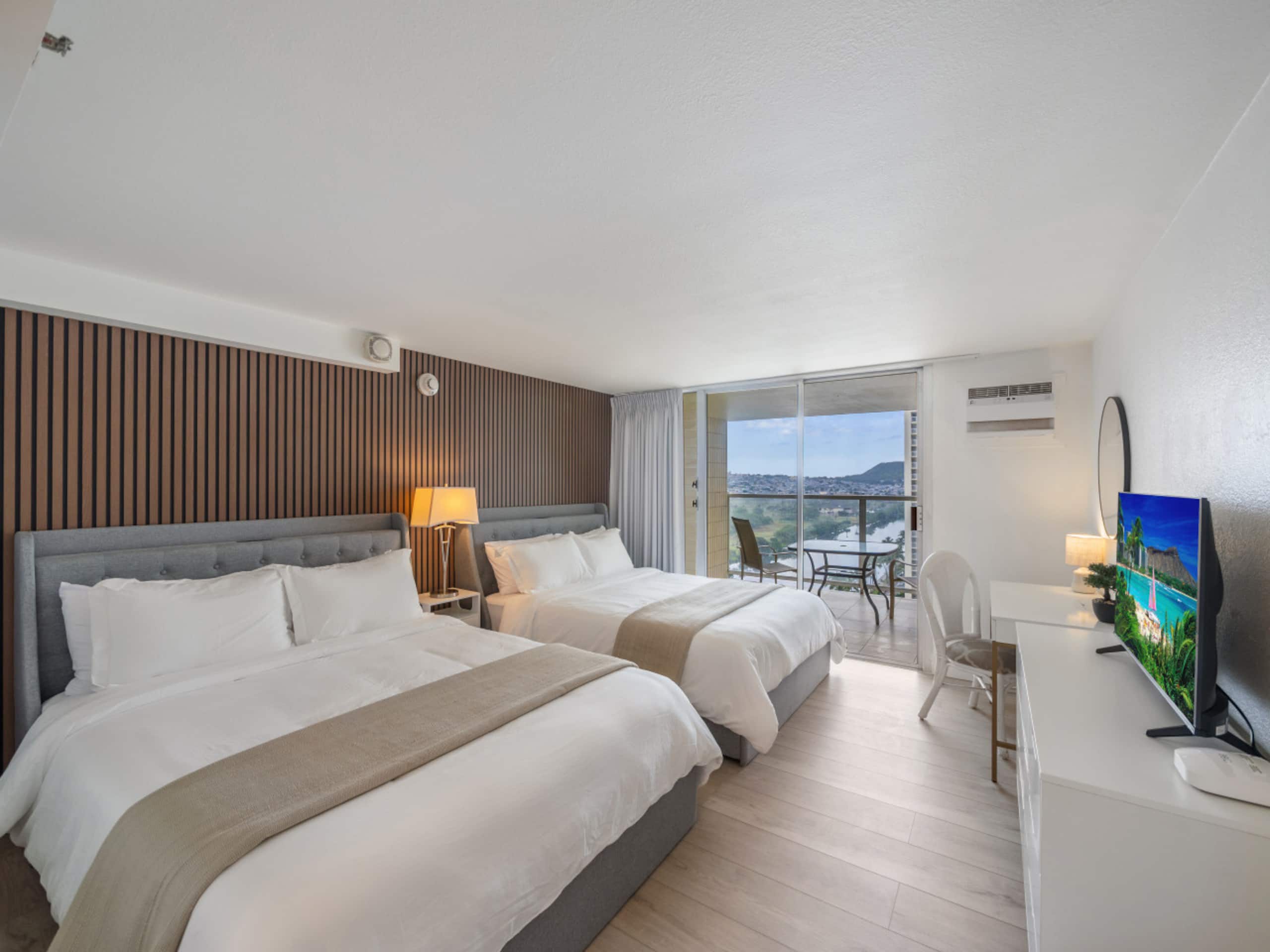Condo in Honolulu · ★5.0 · 1 bedroom · 2 beds · 1 private bath - Image 1