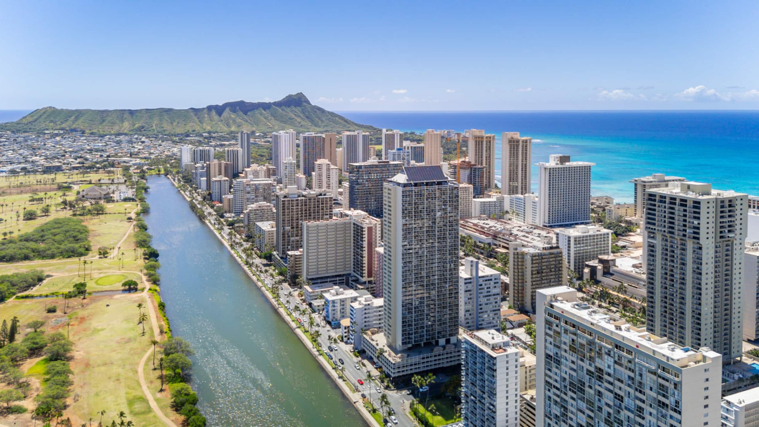 Condo in Honolulu · ★5.0 · 1 bedroom · 2 beds · 1 private bath - Image 2