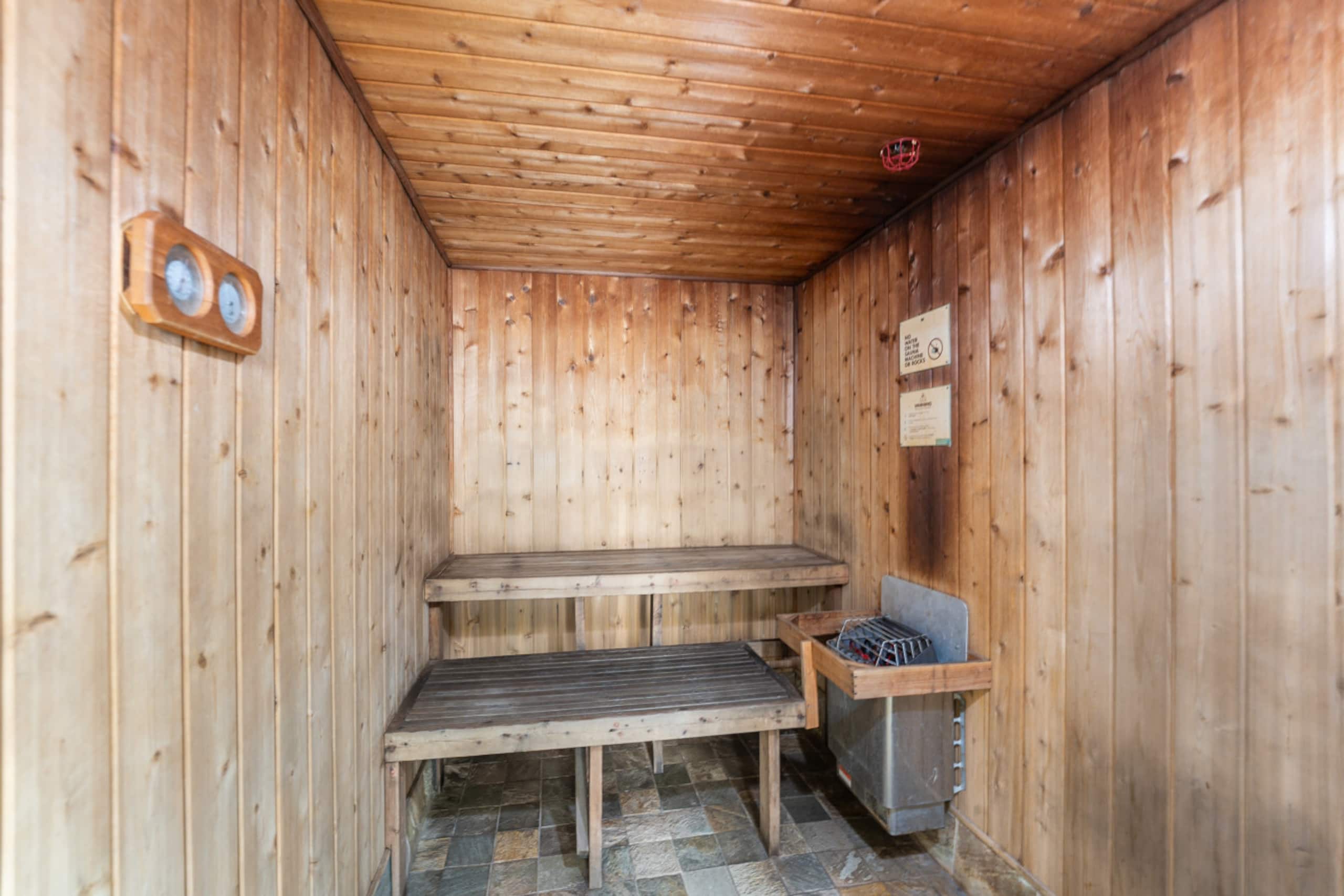 Condo in Honolulu · ★5.0 · 1 bedroom · 2 beds · 1 private bath - Image 6