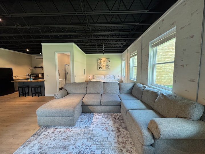 Step-free Studio In Historic Downtown Palestine - Palestine, TX