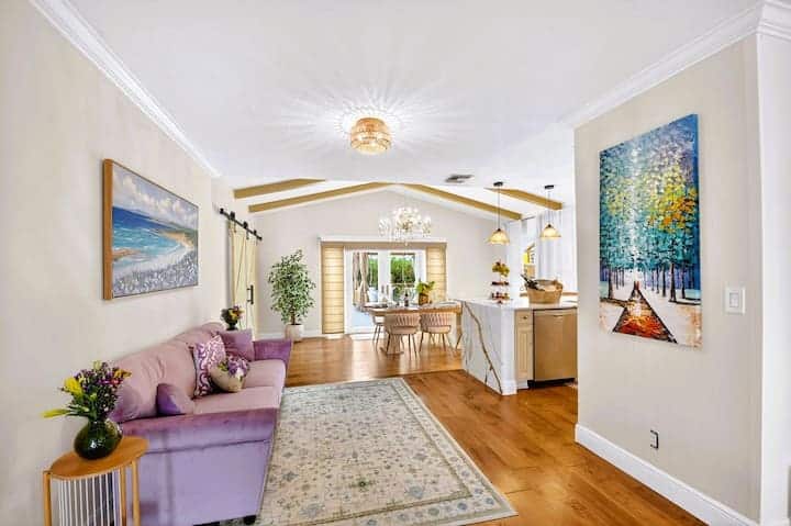 Heated Pool + Sleeps 10 Near Delray Beach - Delray Beach, FL