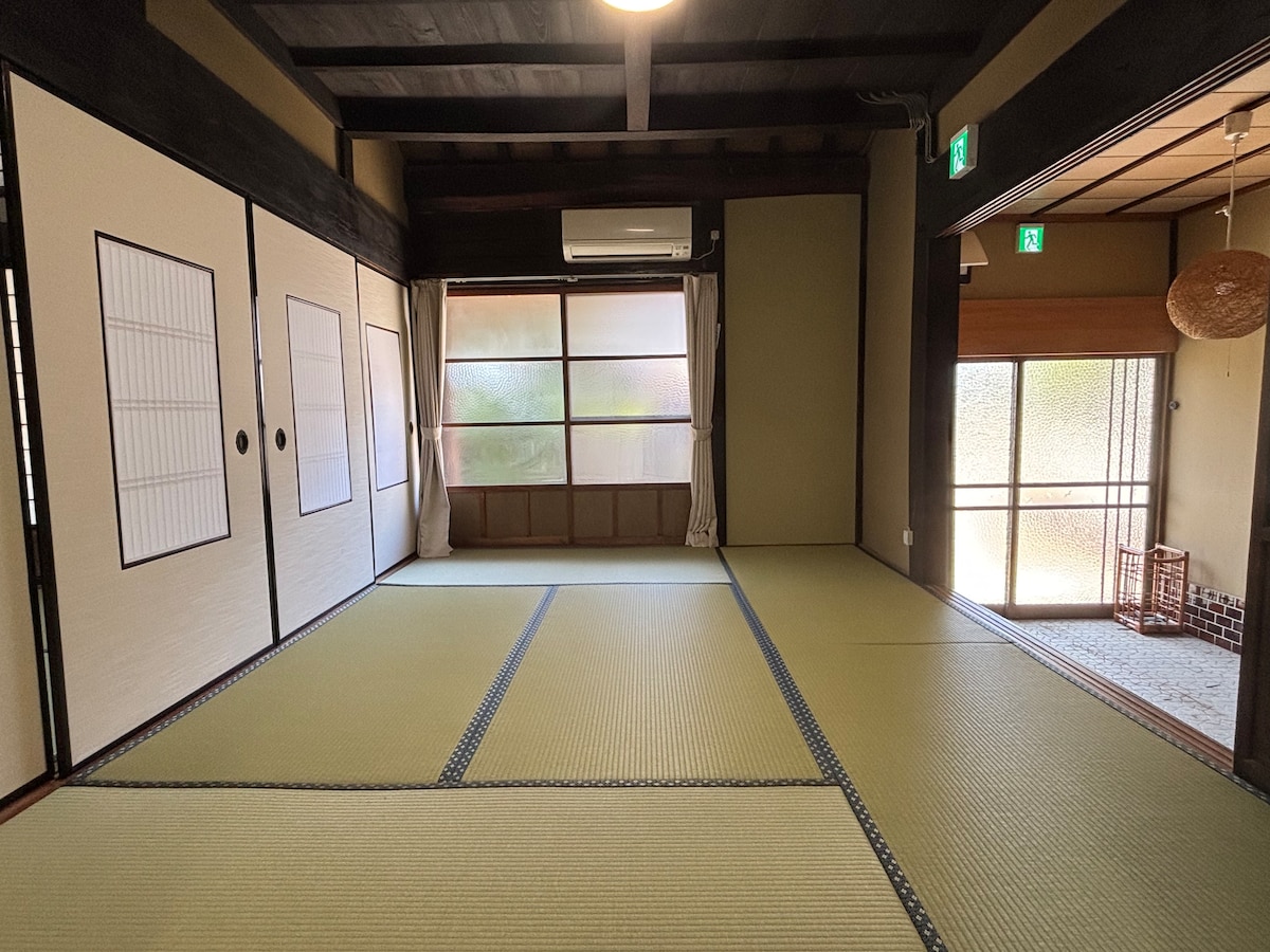Private rental of a traditional Japanese-style house with a garden