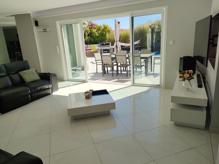 Villa Moderne 10p Piscine, Plage à 10 Min à Pied - Roquebrune-sur-Argens