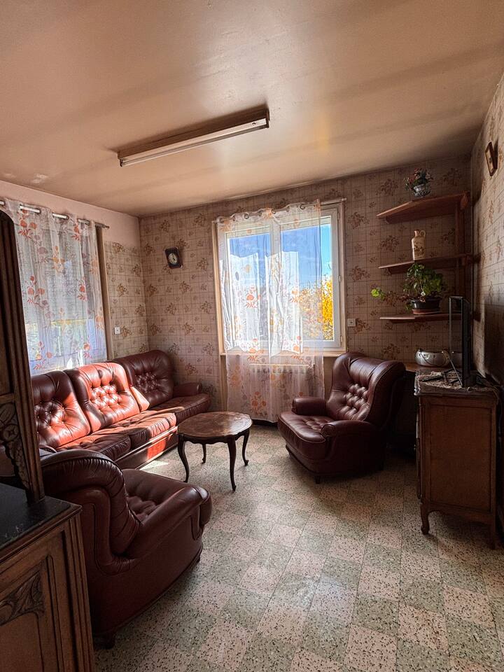 Un Appartement Dans Maison Des Années 70 - Ambert