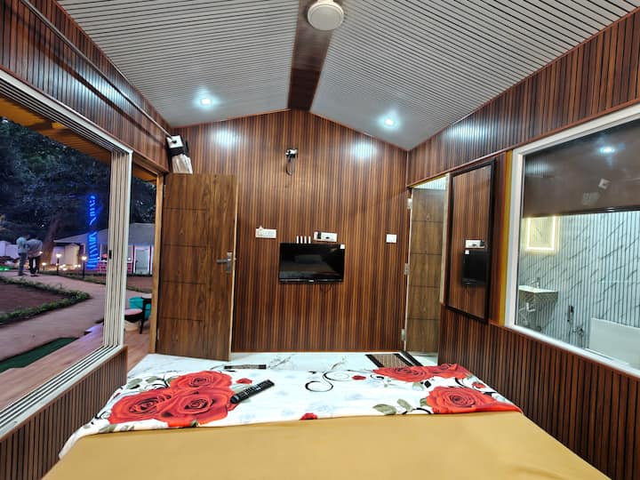 Room 004 (Non-jacuzzi) - Matheran