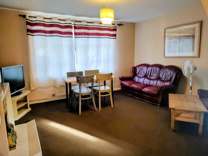 Ref Ors. Best House Nottingham.
Free Car Parking - Nottingham