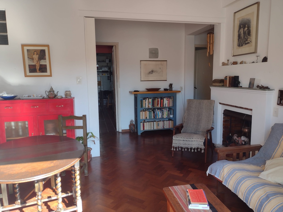 Habitación en departamento de 3 ambientes en Almagro