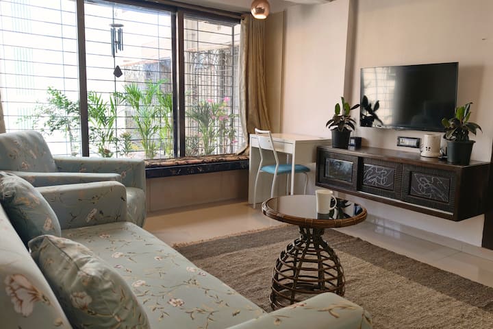 Mangrove Horizon: Bright Retreat | Great Location - 뭄바이
